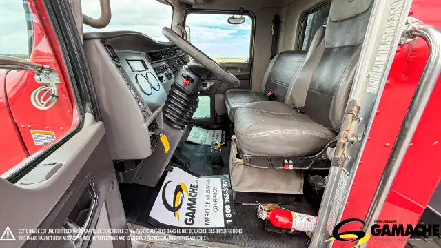 2011 KENWORTH T370 6 WHEEL DUMP TRUCK in Heavy Trucks in Chilliwack - Image 16