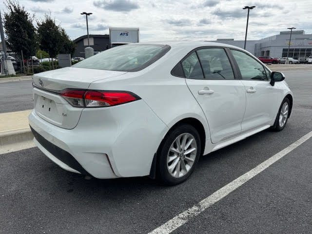 2020 Toyota Corolla LE | Auto | Heated Seats | Apple CarPlay in Cars & Trucks in Tricities/Pitt/Maple - Image 3