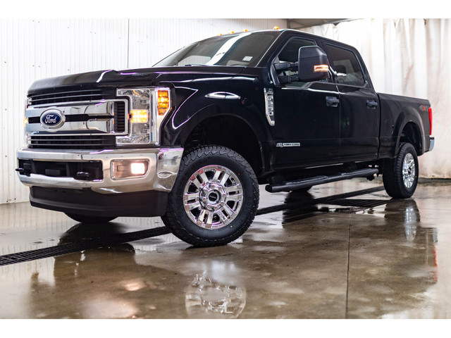 2018 Ford F-250 4x4 Crew Cab XLT Diesel Nav BCam in Cars & Trucks in Calgary - Image 4