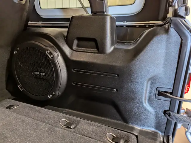 2021 Jeep Wrangler Unlimited Sahara in Cars & Trucks in Calgary - Image 13