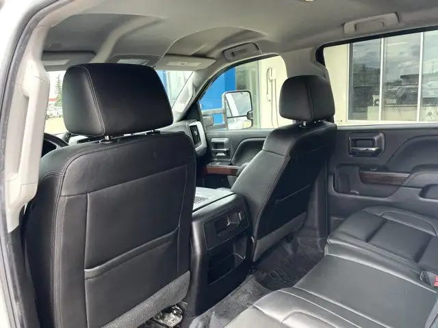 2017 GMC Sierra 1500 SLT in Cars & Trucks in Edmonton - Image 13