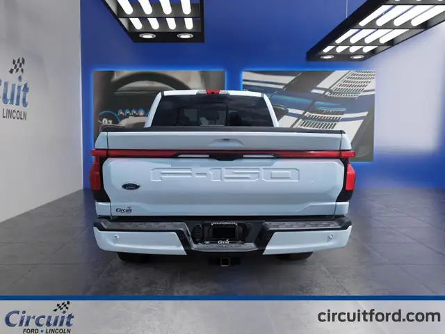 2023 Ford F-150 Lightning LARIAT grosse batterie à vendre in Cars & Trucks in City of Montréal - Image 5