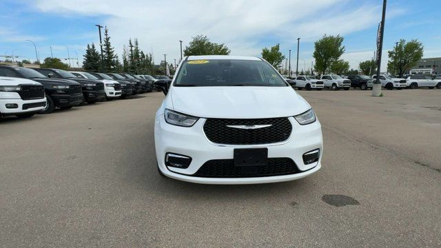 2024 Chrysler Pacifica Touring-L | Remote Start | Heated Seats in Cars & Trucks in Edmonton - Image 4