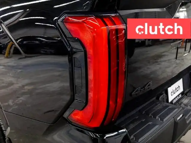 2023 Toyota Tundra SR CREWMAX 4WD w/ Apple CarPlay & Android Aut in Cars & Trucks in Ottawa - Image 11