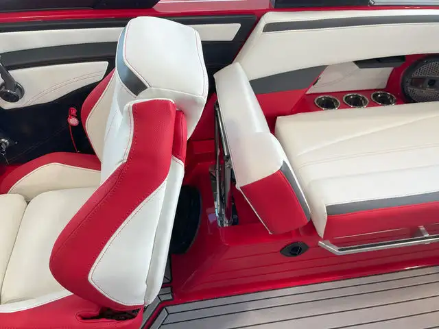 2024 MasterCraft XStar S in Powerboats & Motorboats in Saskatoon - Image 30