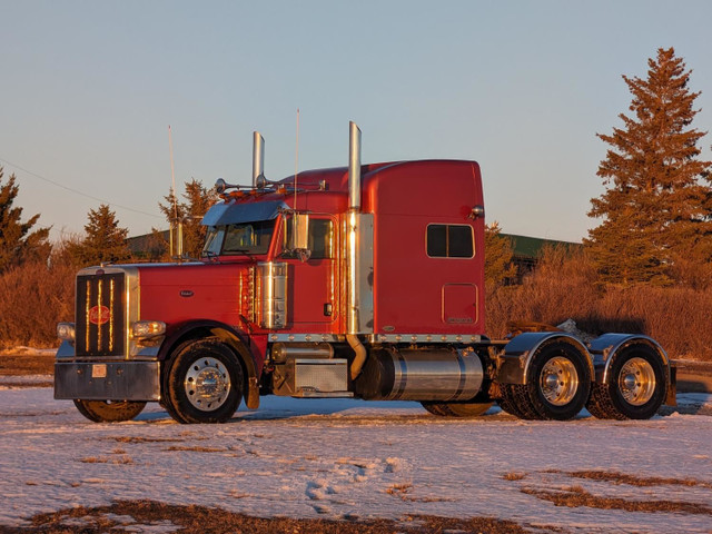 2008 Peterbilt T/A Sleeper Truck Tractor 388 in Heavy Trucks in Edmonton