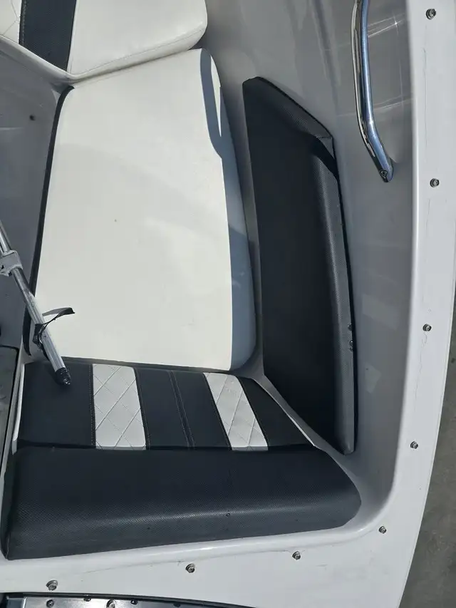 2014 Glastron 185 GLS FINANCING AVAILABLE in Powerboats & Motorboats in Saskatoon - Image 14