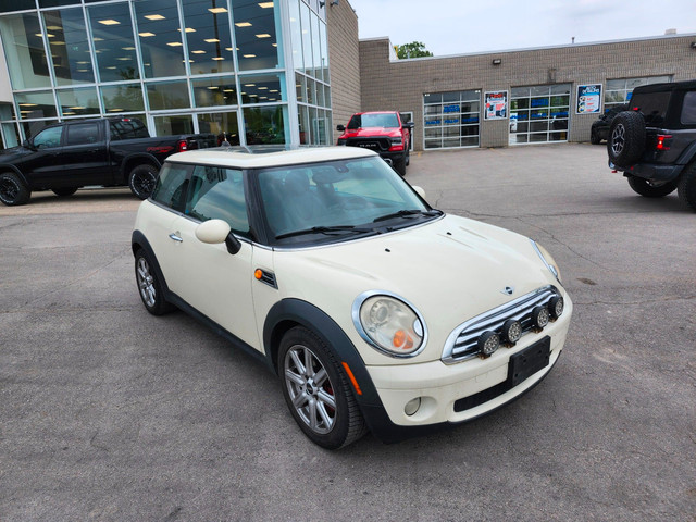 2008 Mini Cooper 6 SPEED MANUAL | VERY FUN TO DRIVE in Cars & Trucks in London - Image 3