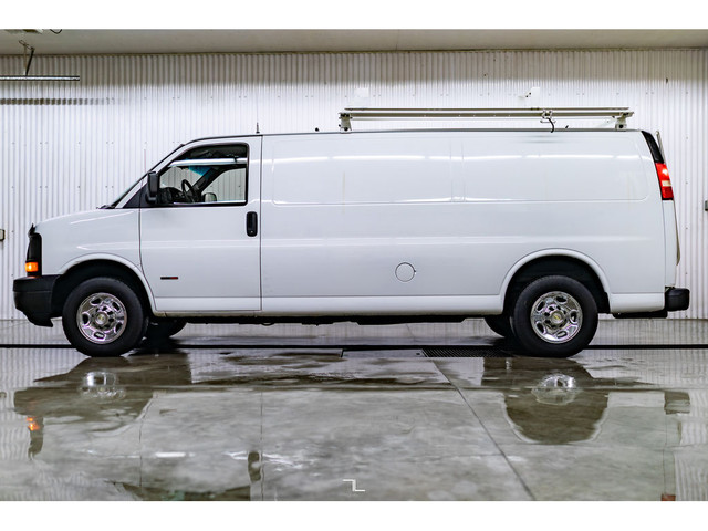 2008 Chevrolet Express 2500 2500 Extended Cargo Van Diesel in Cars & Trucks in Grande Prairie - Image 2