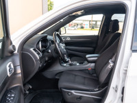 CARGET AUTOMOTIVE is thrilled to offer this 2021 Jeep Grand Cherokee Laredo, a well-equipped midsize... (image 9)