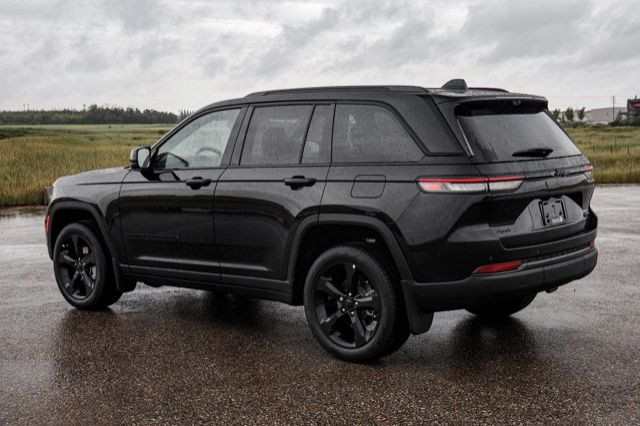 2025 Jeep Grand Cherokee Limited in Cars & Trucks in Strathcona County - Image 2
