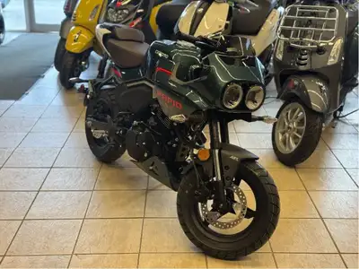 Moto neuve Monocylindre, 126cc 9.4hp Réservoir 7L Poids vide 258lb Roues 12po 6 vitesses Finance dis...