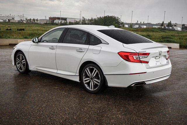 2018 Honda Accord Sedan TOURING EDITION LEATHER SUNROOF in Cars & Trucks in Strathcona County - Image 2