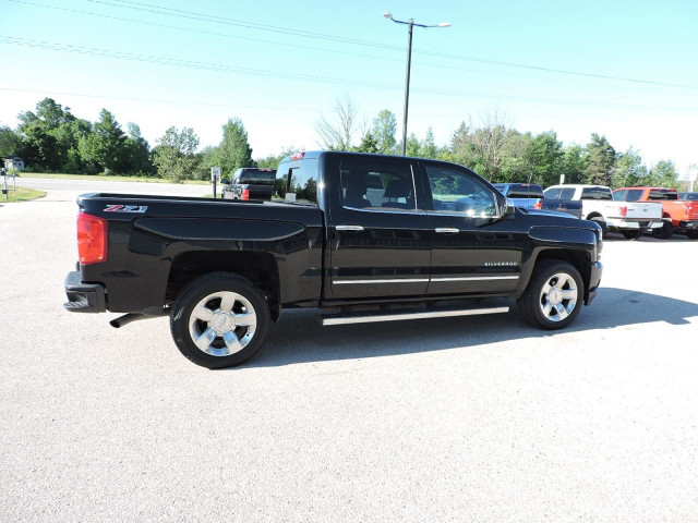 2017 Chevrolet Silverado 1500 LTZ 6.2L V8 4X4 Leather Sunroof Z7 in Cars & Trucks in Stratford - Image 4