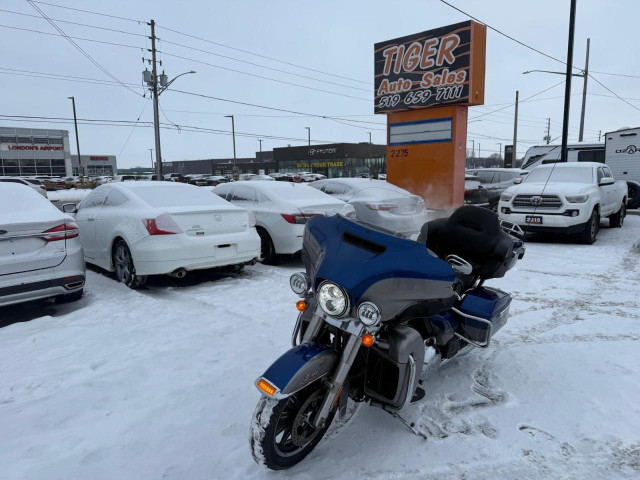 2017 Harley-Davidson FLHTK Electra Glide Ultra Limited 107 CI, E in Cars & Trucks in London