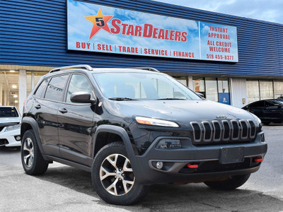  2016 Jeep Cherokee AWD LEATHER PANOROOF MINT! WE FINANCE ALL CR