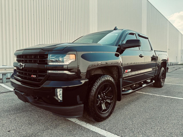 2018 Chevrolet Silverado 1500 Crew Cab 2LTZ Z71 -Triple Black Fu in Cars & Trucks in Mississauga / Peel Region - Image 3