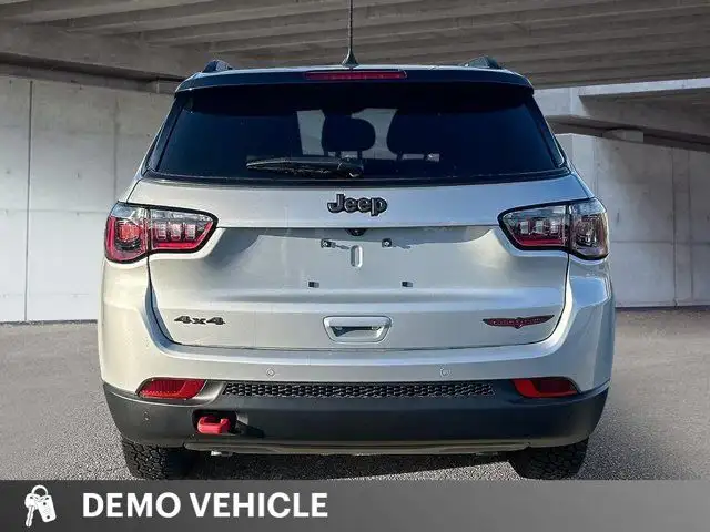 2024 Jeep Compass Trailhawk | 2.0L Turbo | Driver Assist Group dans Autos et camions dans Tricities/Pitt/Maple - Image 7
