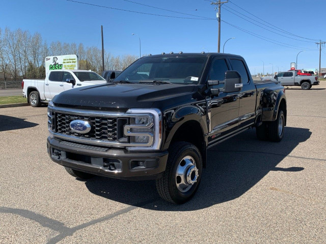 2024 Ford Super Duty F-350 DRW in Cars & Trucks in Medicine Hat - Image 3