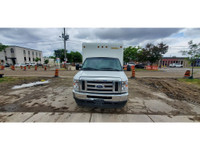 TORONTO'S LARGEST SELECTION OF CERTIFIED PRE-OWNED CUBE VANS - 2022 Ford E-450 16Ft Unicell Box (7Ft... (image 4)