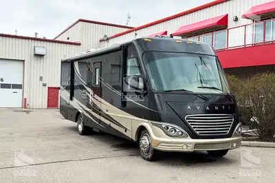 The 2011 Thor Damon Avanti 3106 is a compact diesel motorhome on a Freightliner chassis with sleek E...