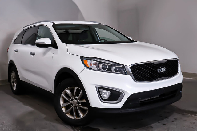 2016 Kia Sorento LX PLUS + AWD + 4CYL SIEGES CHAUFFANTS + CAMERA in Cars & Trucks in Laval / North Shore