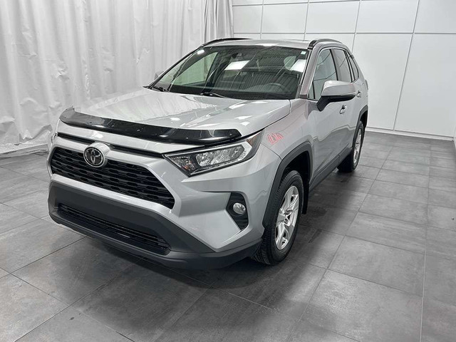 2020 Toyota RAV4 XLE AWD - TOIT OUVRANT - VOLANT CHAUFFANT - MAG dans Autos et camions  à Ville de Québec - Image 3