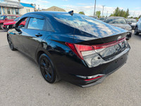 ELANTRA PREFERRED! LOADED! APPLE CARPLAY/ANDROID AUTO, HEATED STEERING WHEEL, HEATED SEATS, BLACK ON... (image 4)
