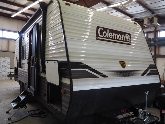 Dutchmen Coleman Lantern 214BH - selling bellow cost  in Travel Trailers & Campers in Kitchener / Waterloo - Image 2