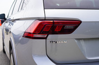 KEY FEATURES : CLEAN CARFAX | KEYLESS ENTRY | PUSH BUTTON START | PREMIUM WHEELS | REARVIEW CAMERA |... (image 8)