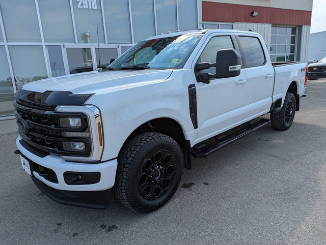 2024 Ford Super Duty F-350 SRW XLT in Cars & Trucks in Saskatoon