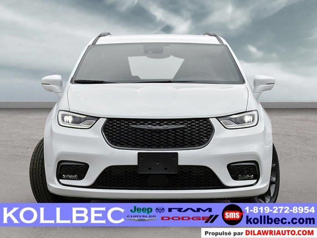 2022 Chrysler Pacifica Touring in Cars & Trucks in Gatineau - Image 2