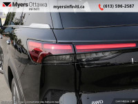 Leather Seats! A smooth ride, a nicely appointed interior, and an easy-access third row highlight th... (image 9)