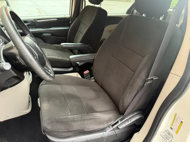 2012 Dodge Grand Caravan SXT | ONE OWNER | STOW N GO | MULTI-FUN in Cars & Trucks in Oshawa / Durham Region - Image 15