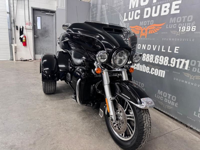 2016 Harley-Davidson FLHTCUTG Tri Glide Ultra in Sport Touring in Drummondville - Image 3
