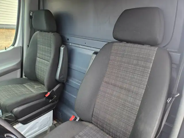 2017 Mercedes-Benz Sprinter cargo vans 2500 DIESEL in Cars & Trucks in West Island - Image 15