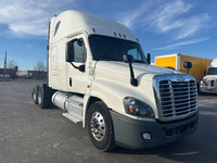 2020 Freightliner X12564ST