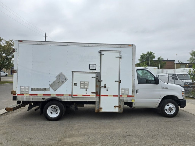 2018 Ford E-450 E-450 - 14Ft Box - Barn Door - Certified in Cars & Trucks in City of Toronto - Image 4