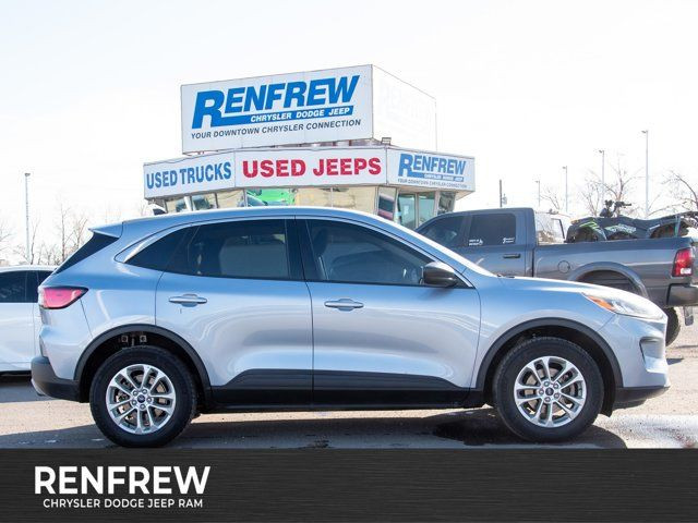 2022 Ford Escape SE w/COLD WEATHER PKG in Cars & Trucks in Calgary
