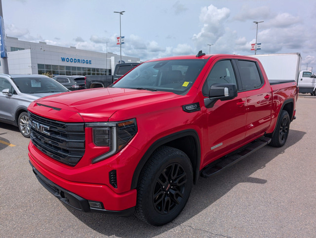 2023 GMC Sierra 1500 Elevation 5.3L, NAVIGATION, SUNROOF, LEA... in Cars & Trucks in Calgary