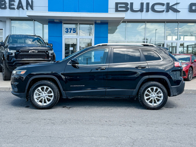 2021 Jeep Cherokee North 3.2L V6, NORTH EDITION 4X4 WITH HEAT... in Cars & Trucks in Ottawa - Image 3