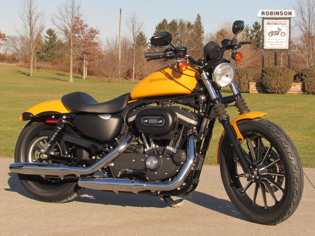  2011 Harley-Davidson XL883N IRON ONLY 23 Original Miles Like Ne in Street, Cruisers & Choppers in Leamington - Image 2