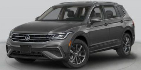 2022 Volkswagen Tiguan Comfortline R-Line Black Edition in Cars & Trucks in Laval / North Shore