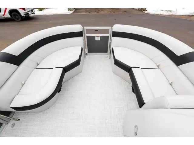 2025 South Bay Pontoons 18 SE CR in Powerboats & Motorboats in Québec City - Image 23