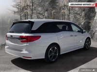 Engine: Gas V-6 3.5L L/100Km City: 12.2 L/100Km Hwy: 8.5 Safety Equipment ABS And Driveline Traction... (image 4)