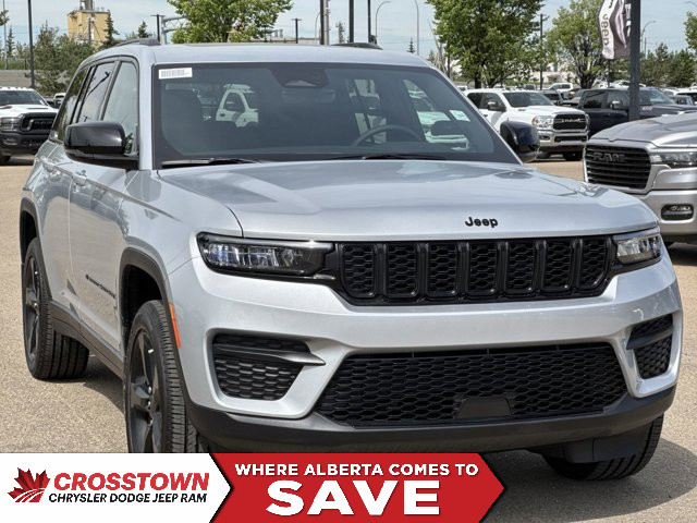 2025 Jeep Grand Cherokee Altitude | Sunroof | Remote Start in Cars & Trucks in Edmonton