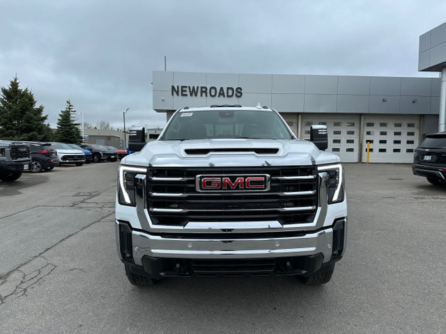2025 GMC Sierra 2500HD SLT in Cars & Trucks in Markham / York Region - Image 2
