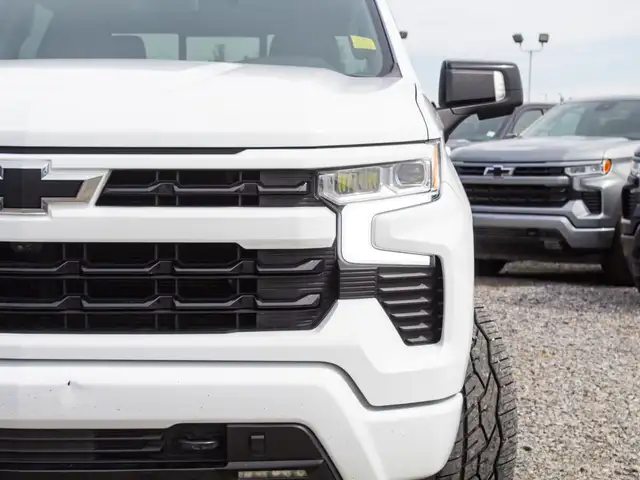2022 Chevrolet Silverado 1500 Crew Cab Short Box 4-Wheel Drive R in Cars & Trucks in Edmonton - Image 10