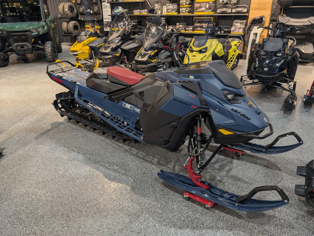 2025 Ski-Doo Summit X 850 E-TEC Turbo R 154 SS Pow3.0_10.25in (H in Snowmobiles in Medicine Hat