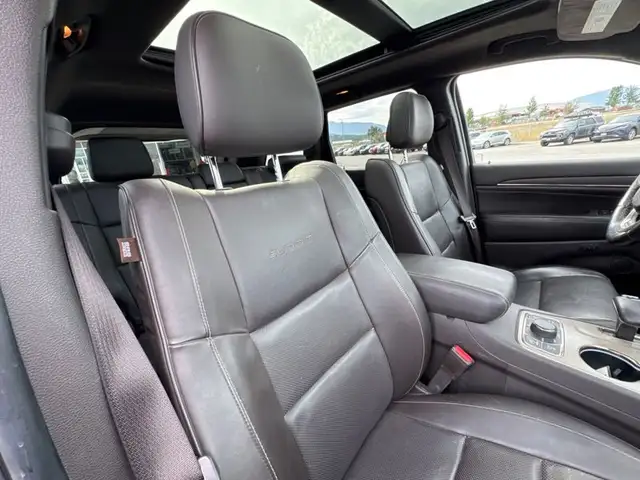 2014 Jeep Grand Cherokee SUMMIT LEATHER SEATS / SUNROOF / PADDLE in Cars & Trucks in Cranbrook - Image 13